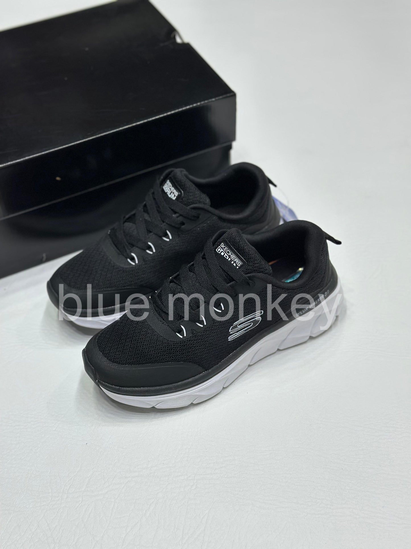 SKECHERS BLACK SK GO V2