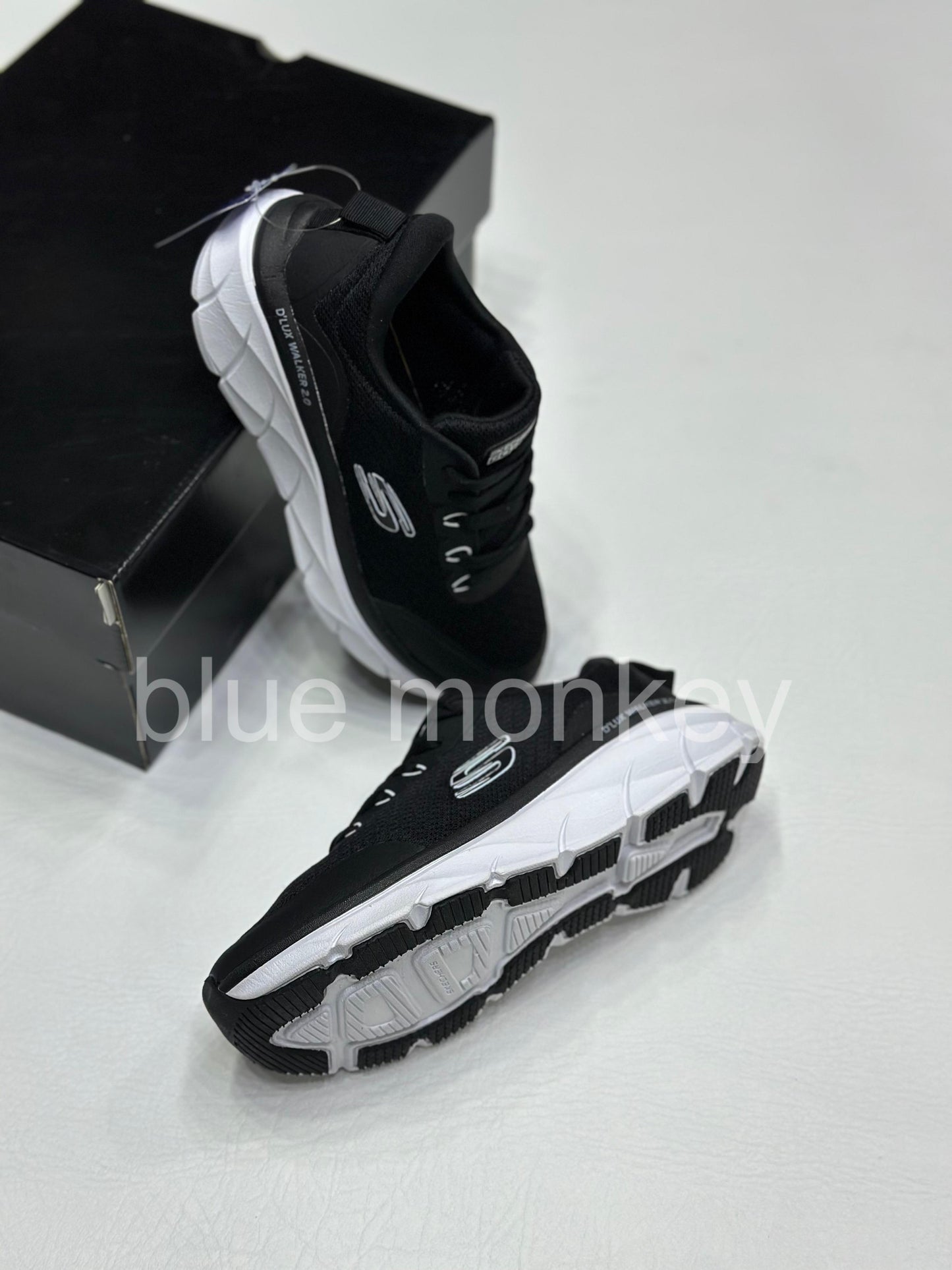 SKECHERS BLACK SK GO V2