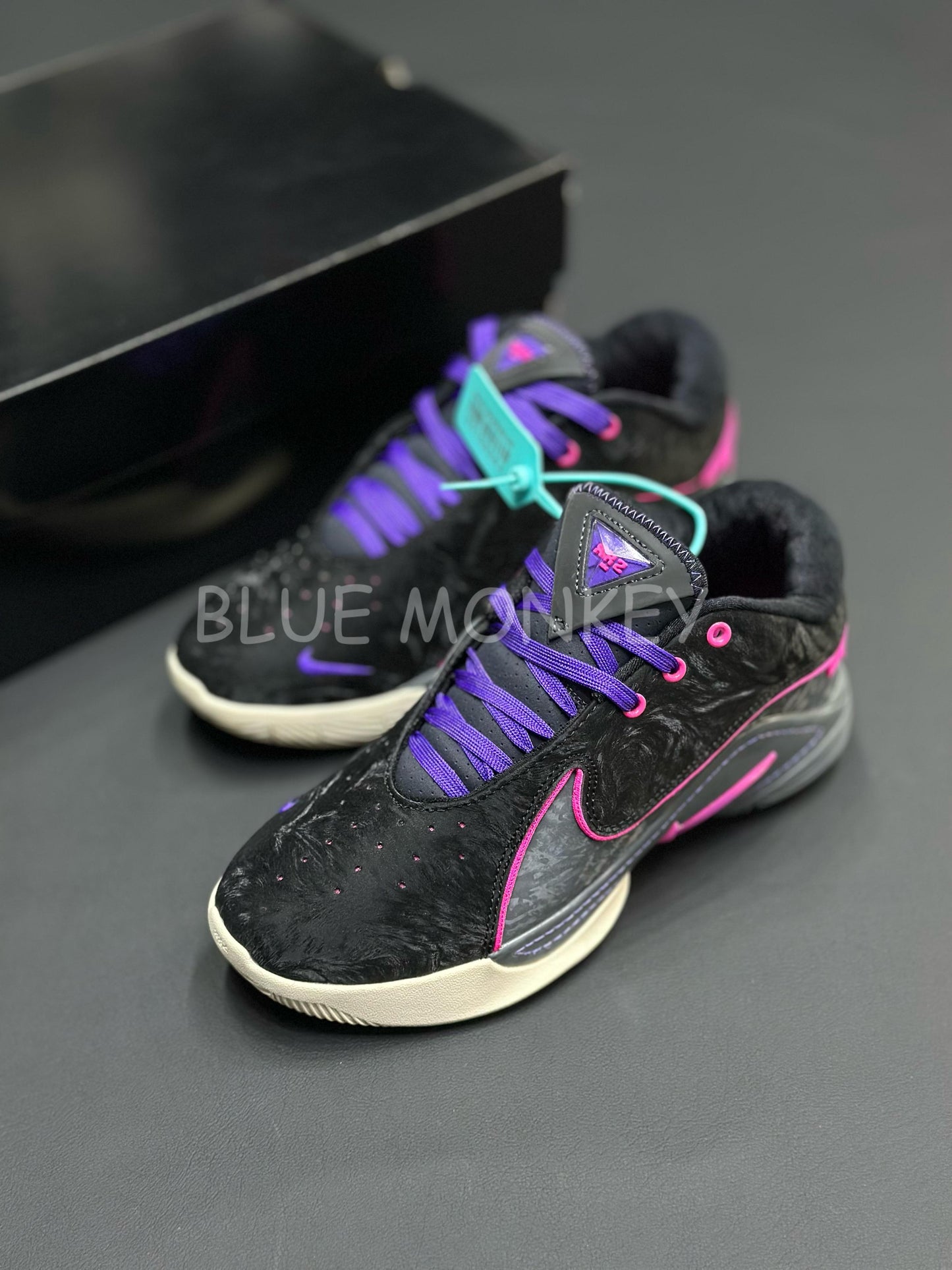 LeBron XXII Luz Negra