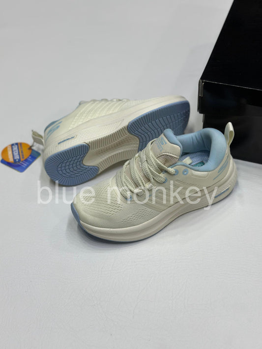 SKECHERS GRAY SK GO V2