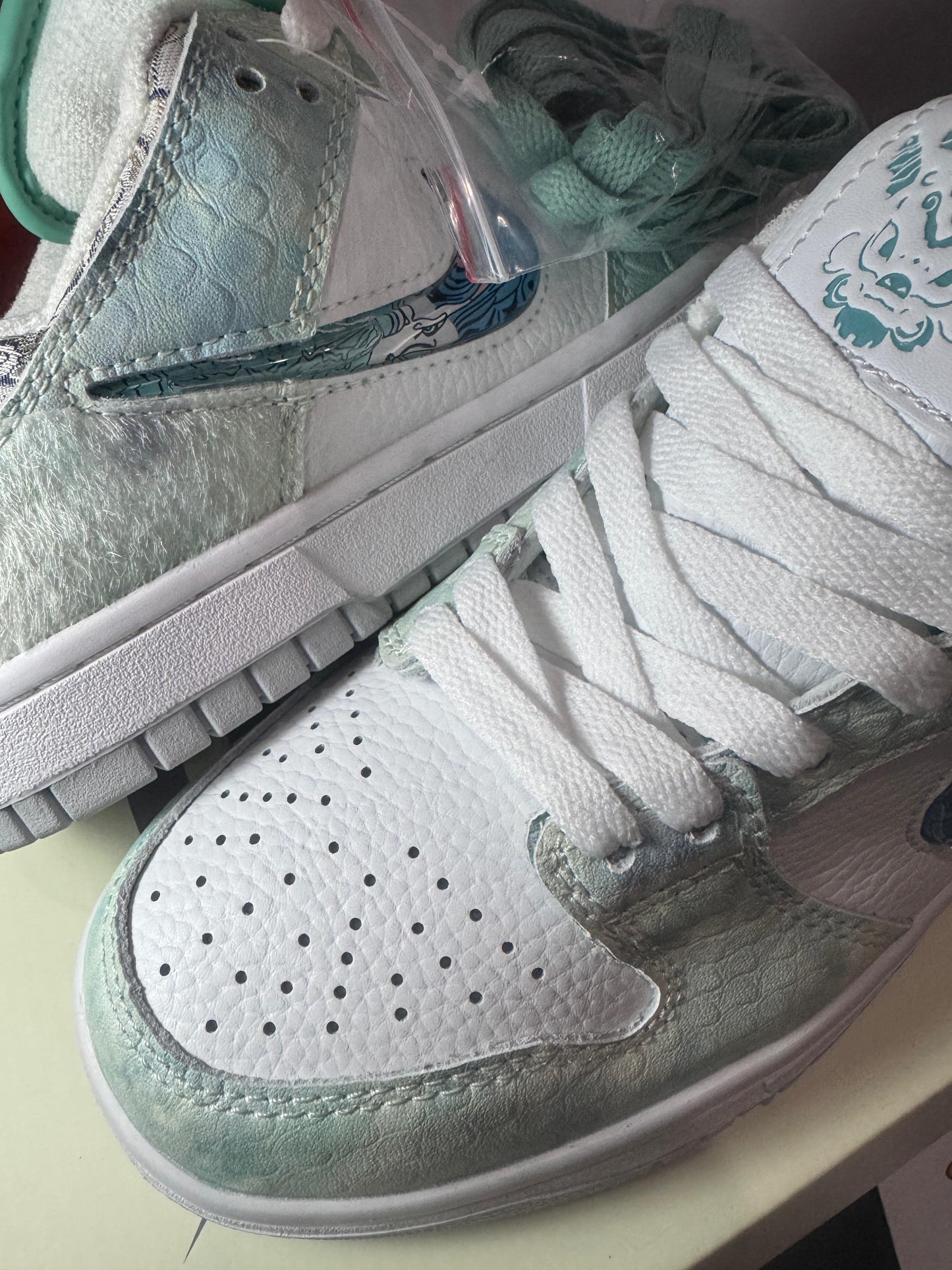 Nike SB Dunk CNY "Year of the Dragon"