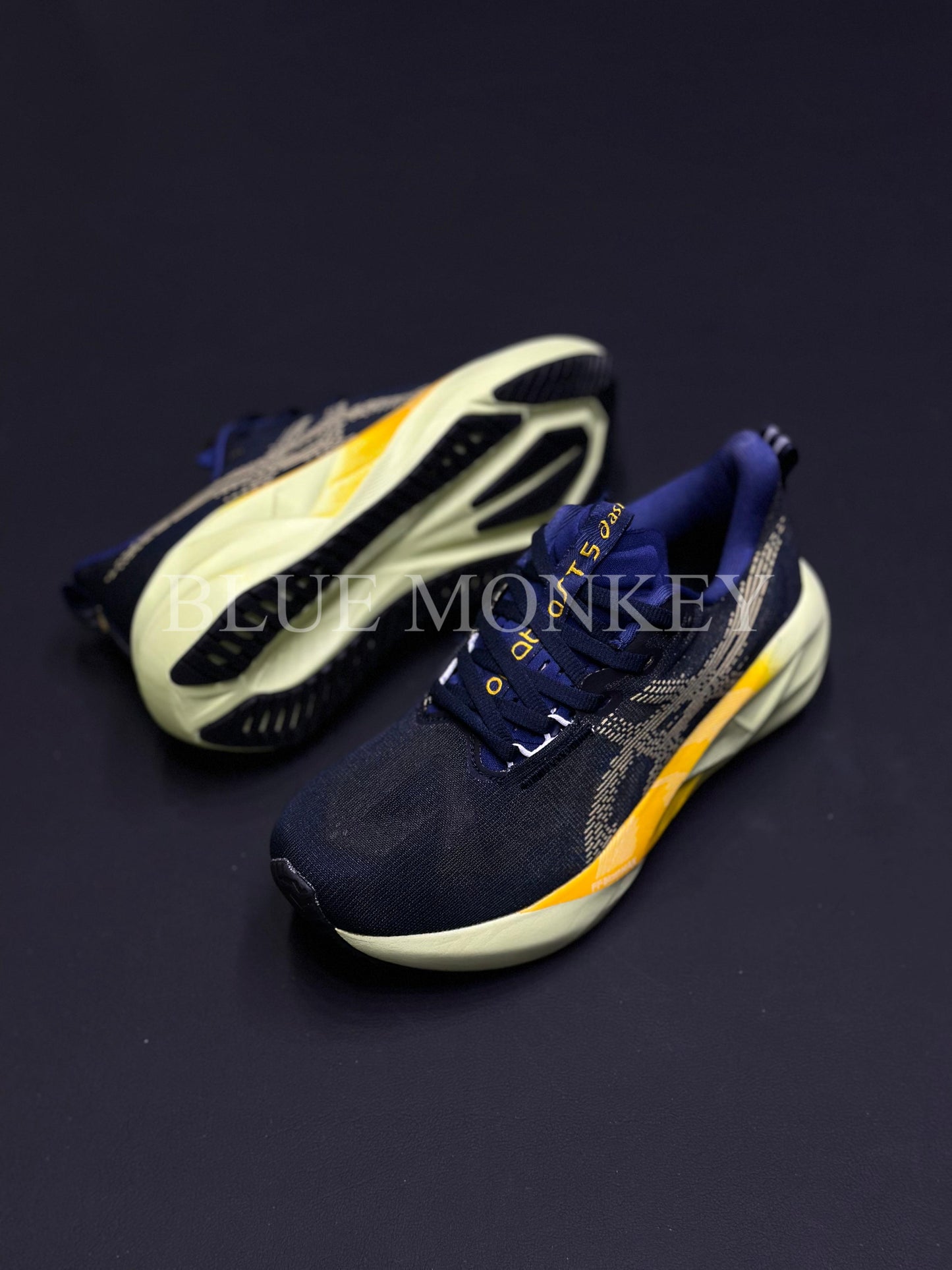 Asics Novablast 5 Black/Blue