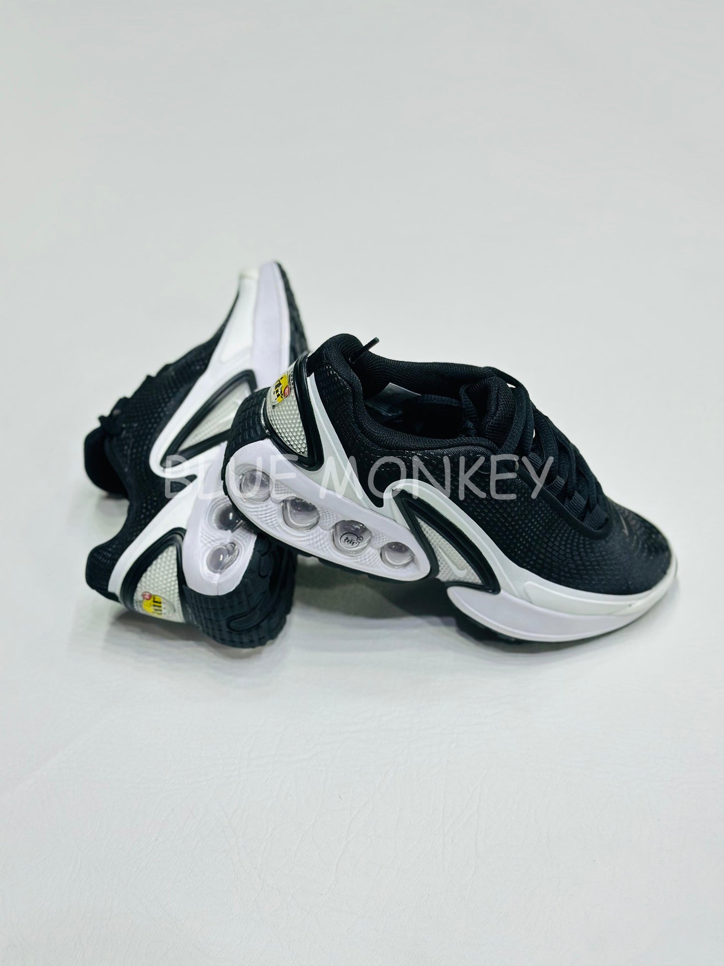 Nike Air Max DN Black/W