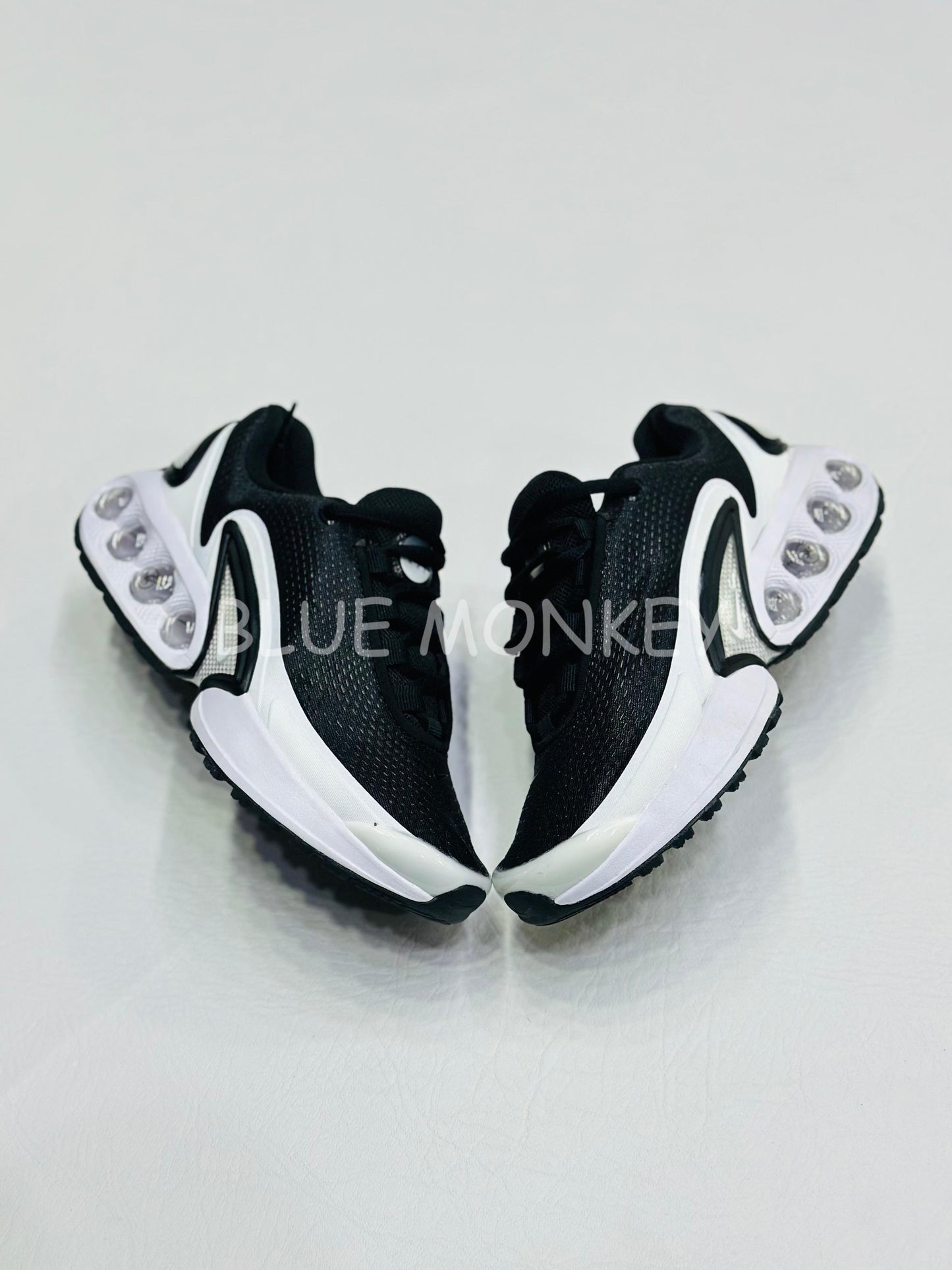 Nike Air Max DN Black/W