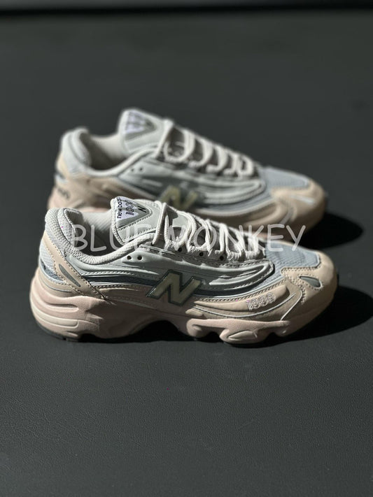 New Balance 100-Moonrock
