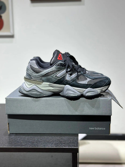 New Balance 9060 B-R