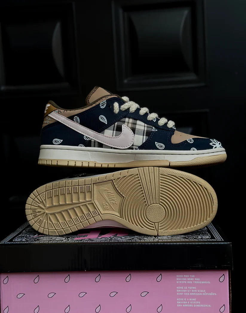 Nike SB Dunk Low x Travis Scott