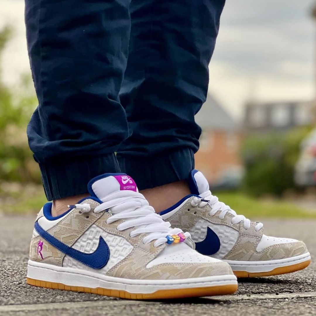 Nike SB x Rayssa Leal Dunk Low QS White Gum Blue Pink