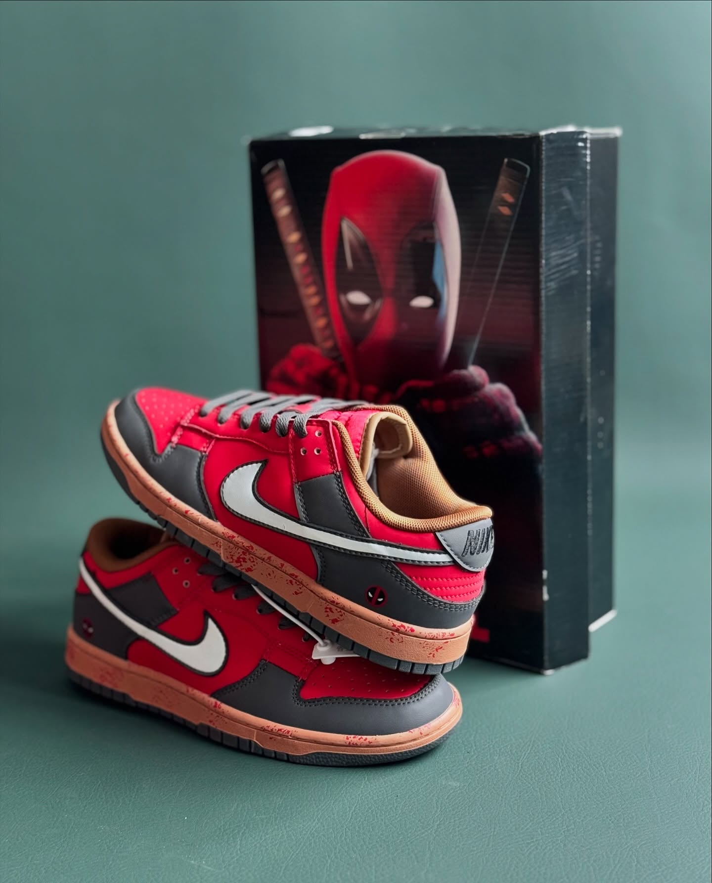 Nike Dunk Low Deadpool