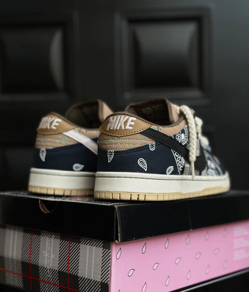 Nike SB Dunk Low x Travis Scott