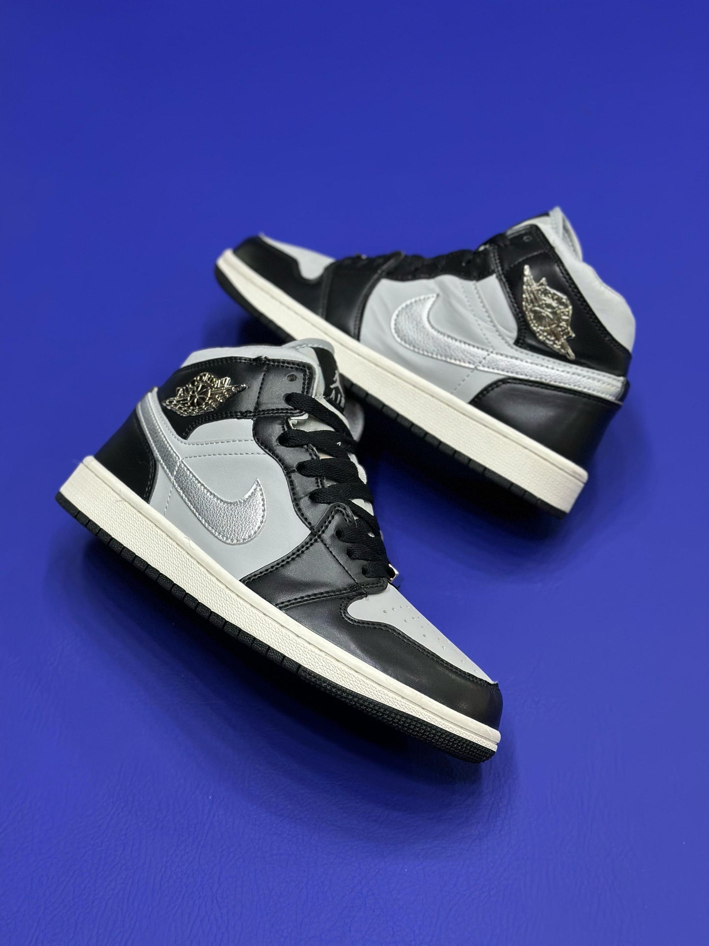Air Jorda 1 Mid Black