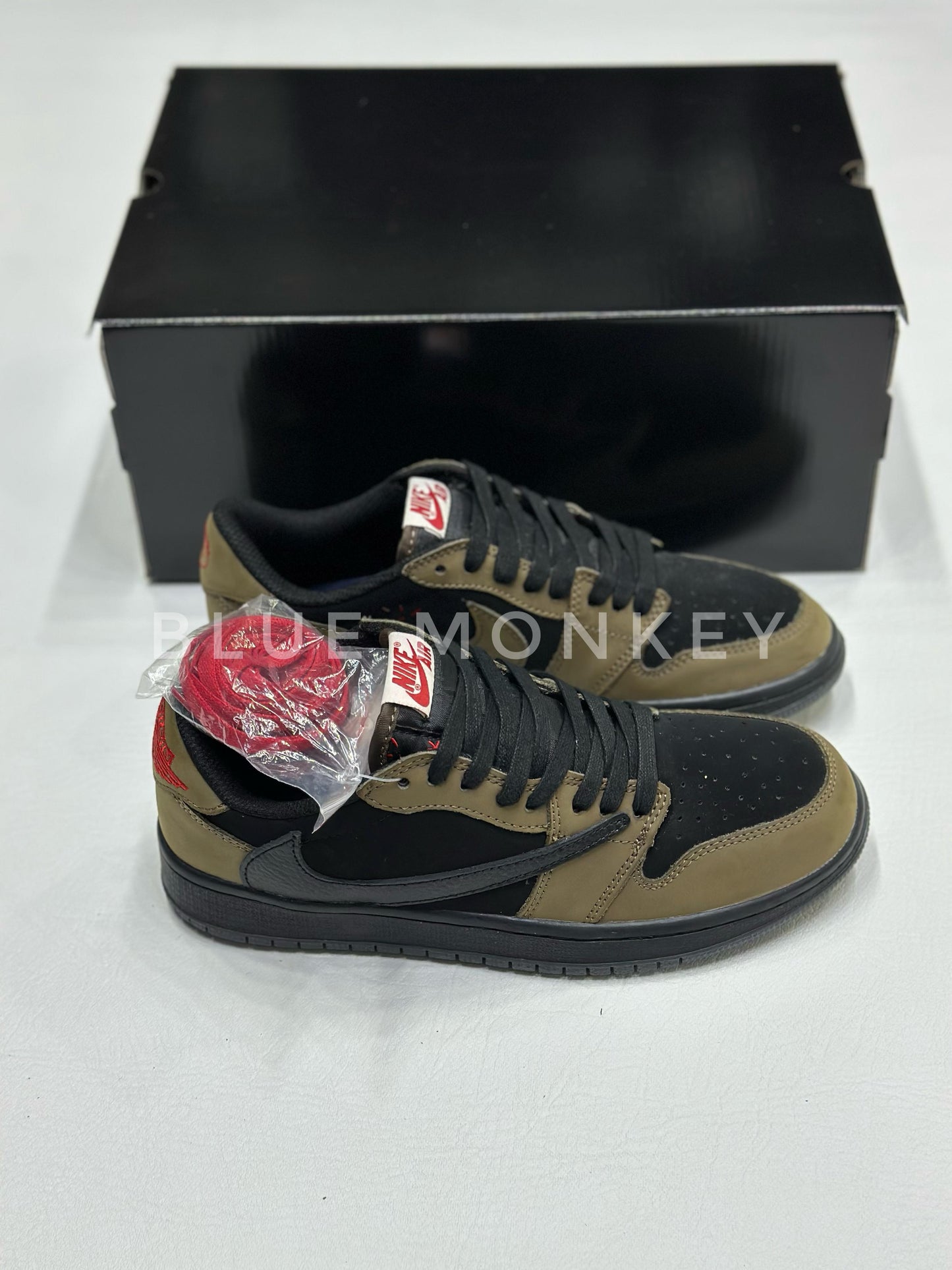 Air Jordan 1 Low x Travis Scott Velvet Brown