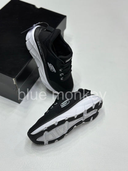 SKECHERS BLACK SK GO V2