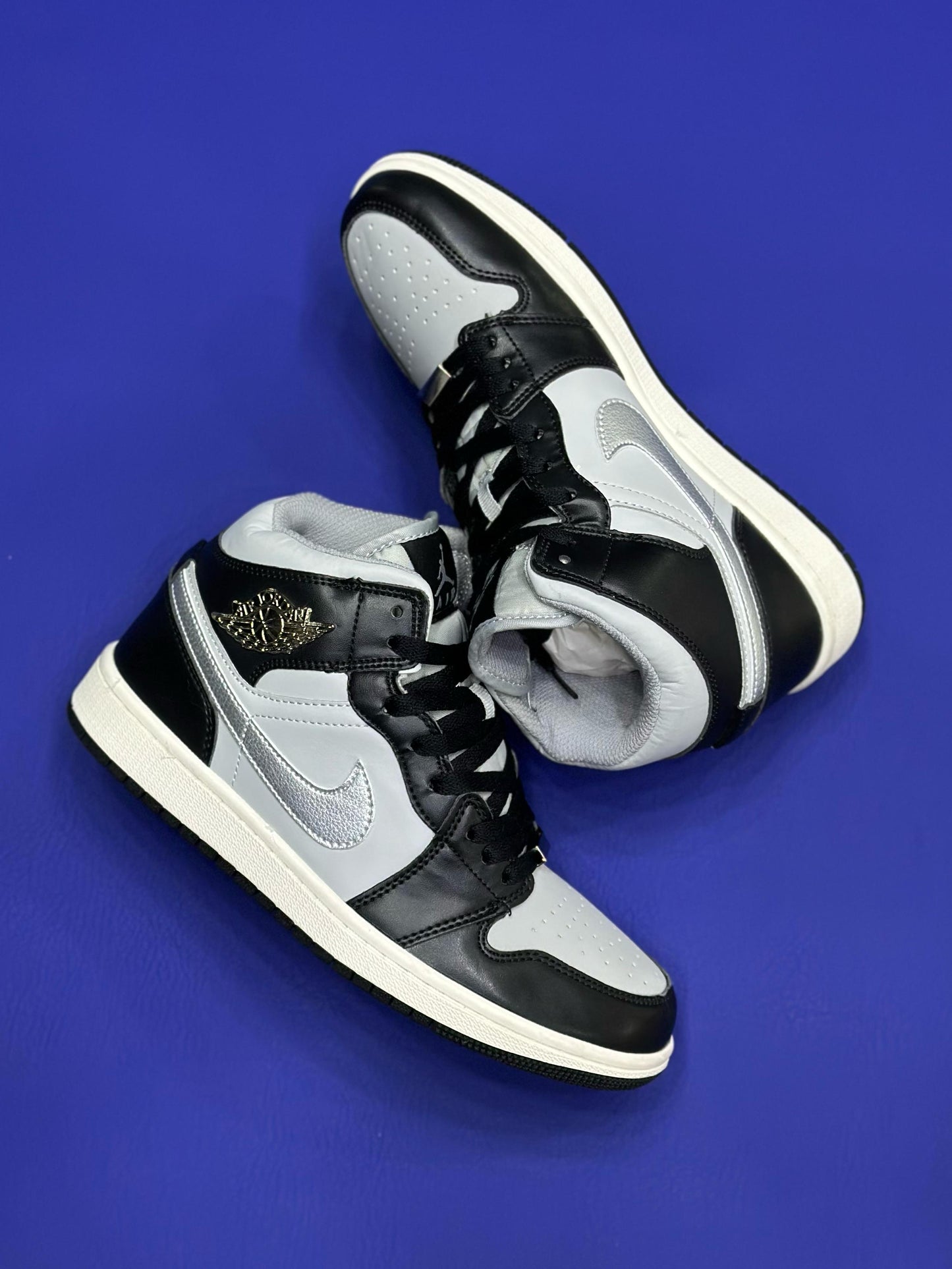 Air Jorda 1 Mid Black