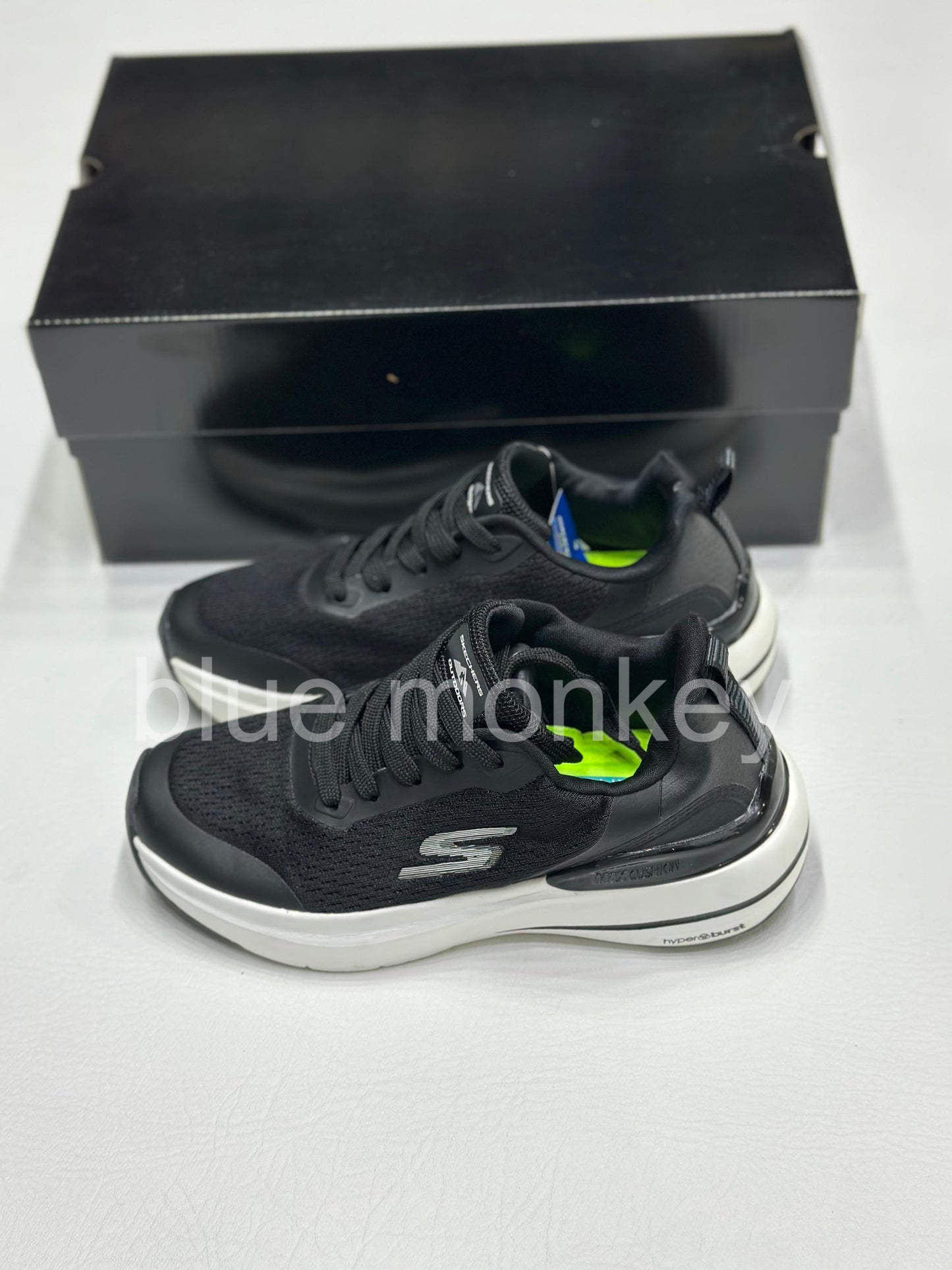 SKECHERS BLACK SK GO WALK MAX