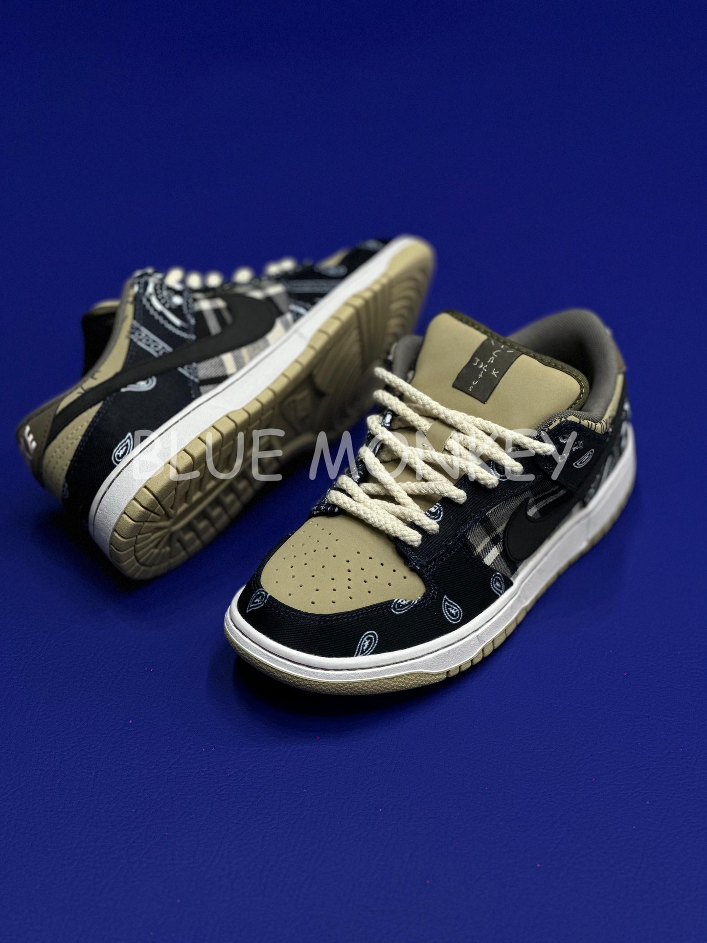 Nike SB Dunk Low x Travis Scott