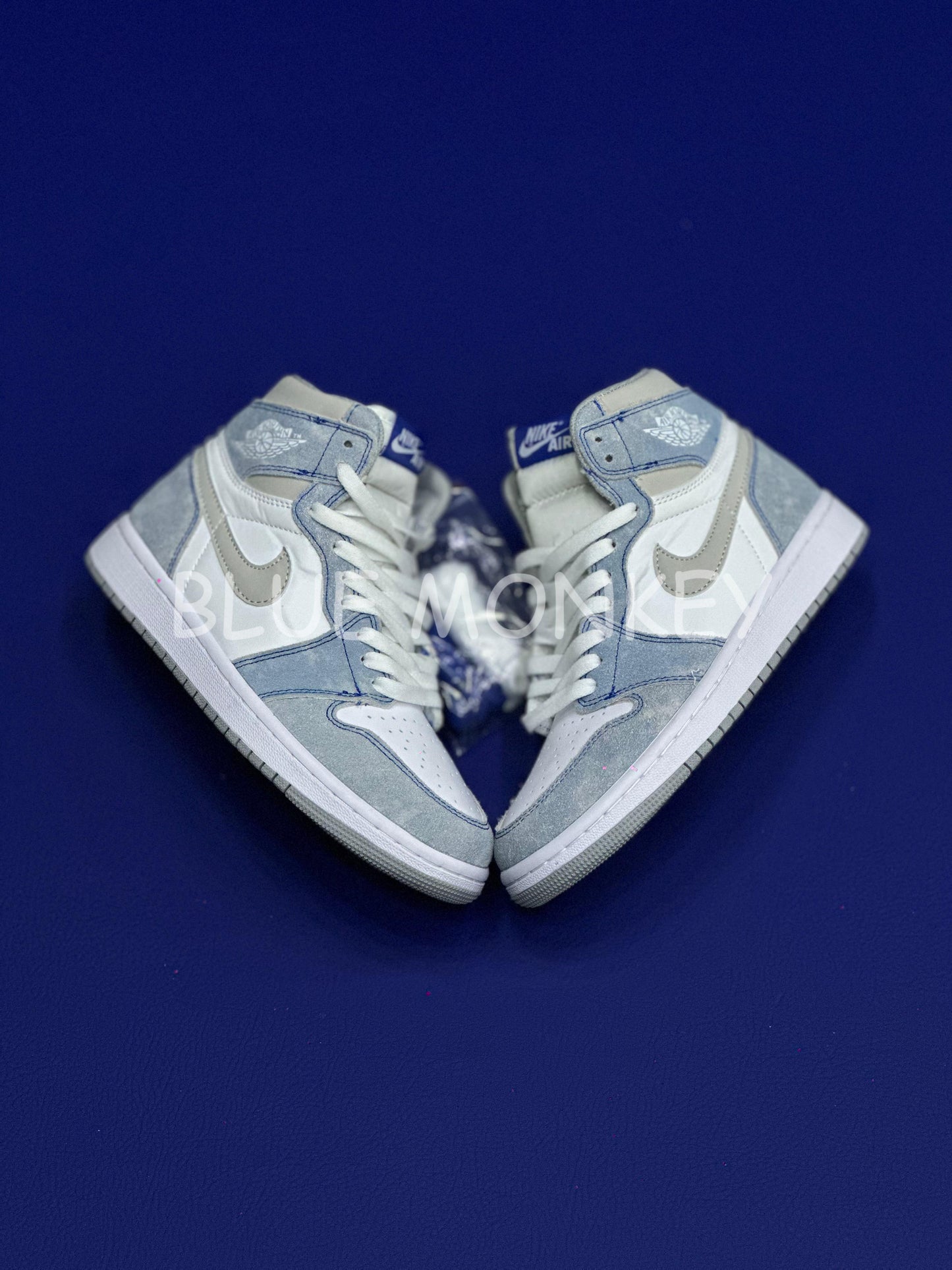 Air Jordan 1 Retro High OG "Hyper Royal"