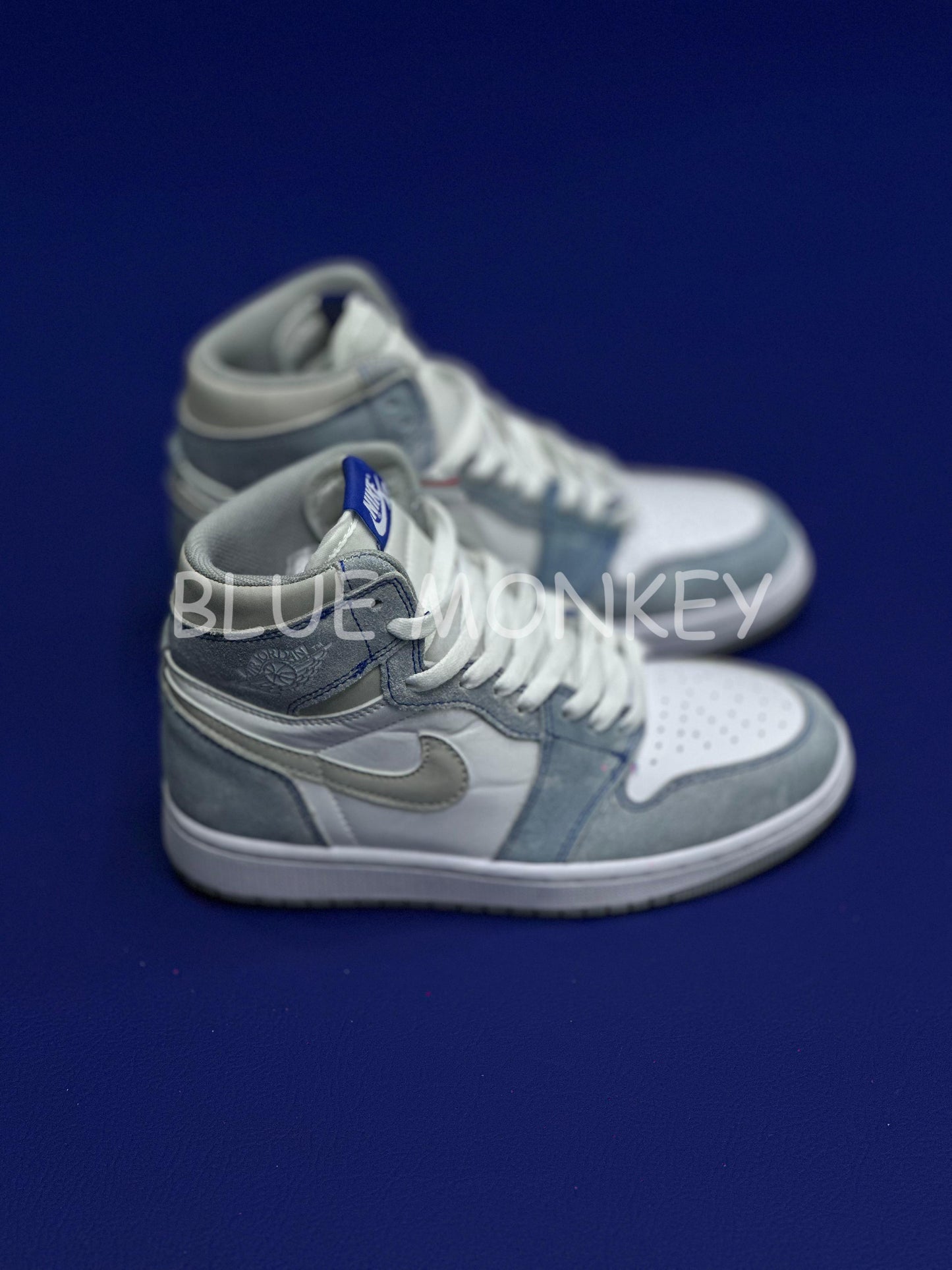 Air Jordan 1 Retro High OG "Hyper Royal"