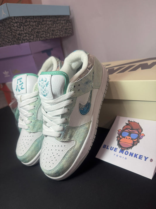 Nike SB Dunk CNY "Year of the Dragon"