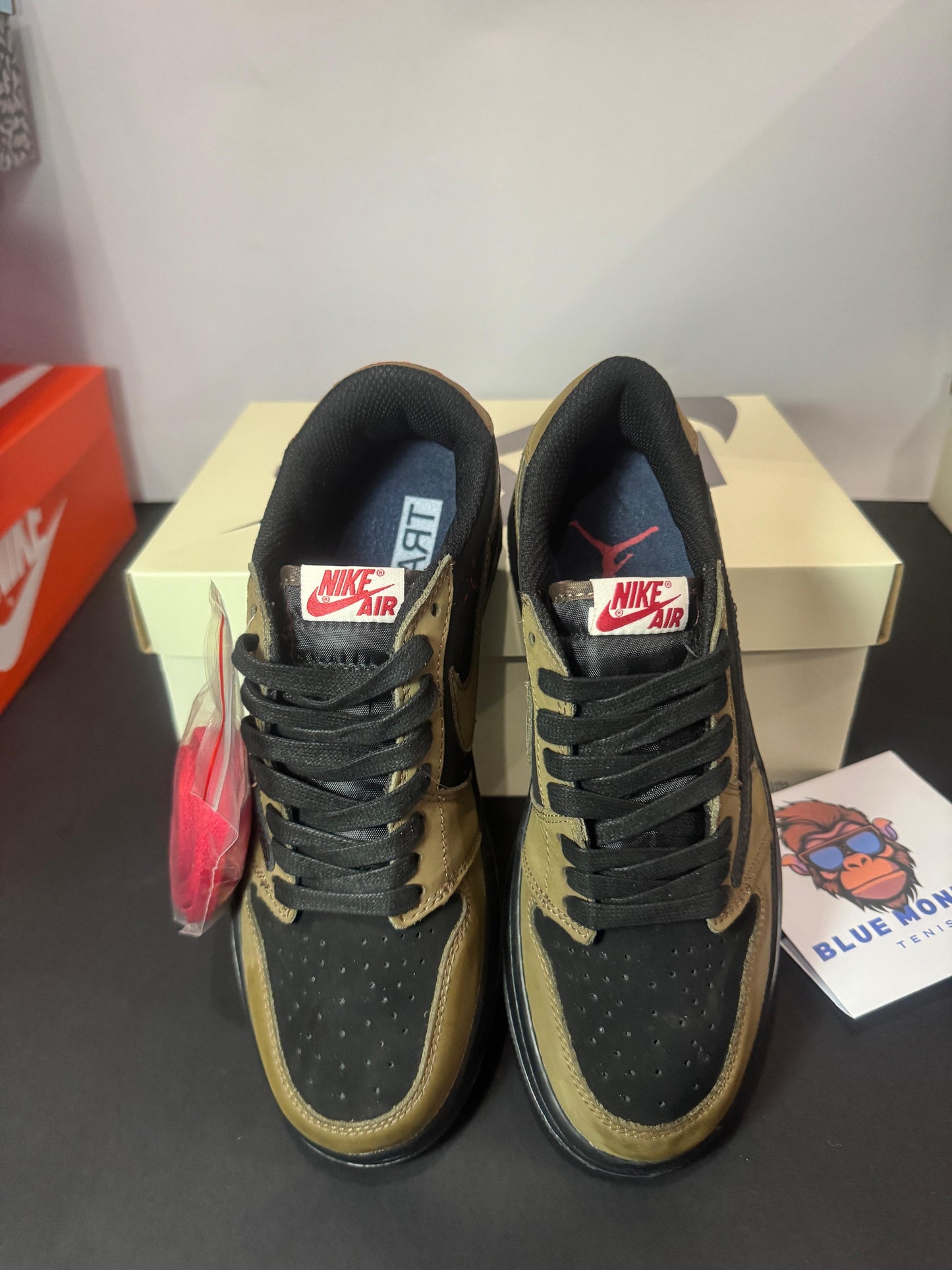 Air Jordan 1 Low x Travis Scott Velvet Brown