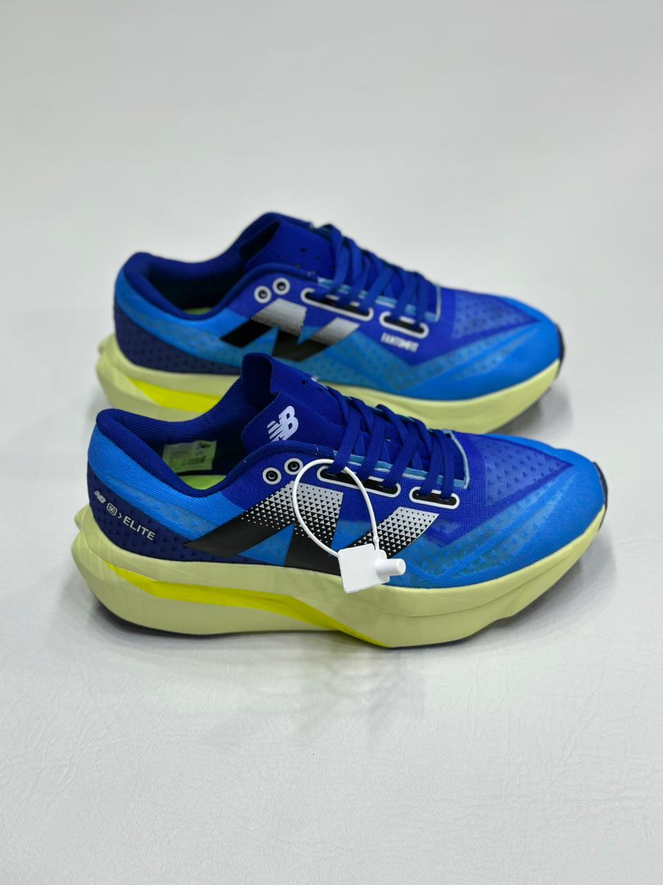 New Balance FuelCell Élite V4 Azul