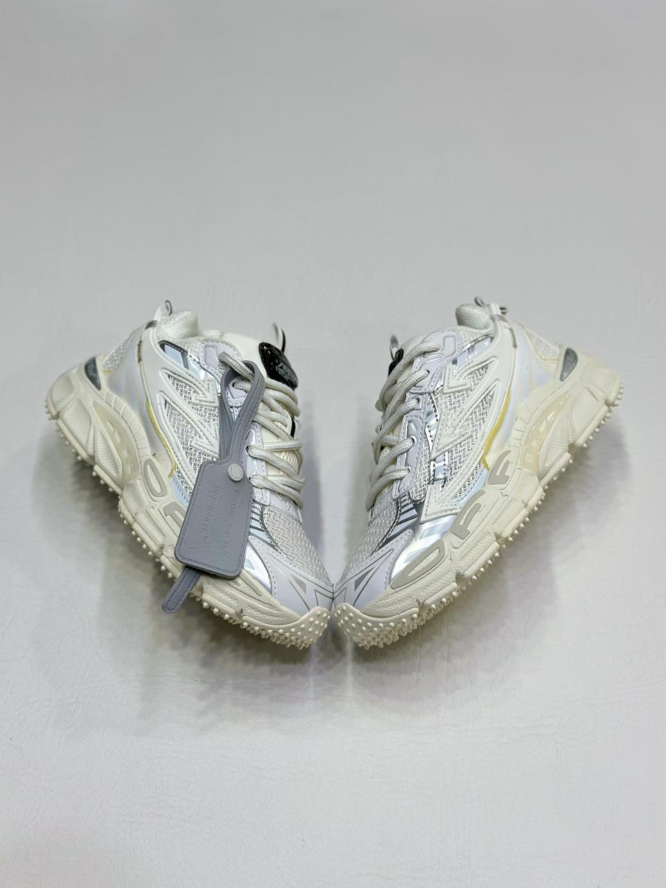 OFF WHITE Be Right White