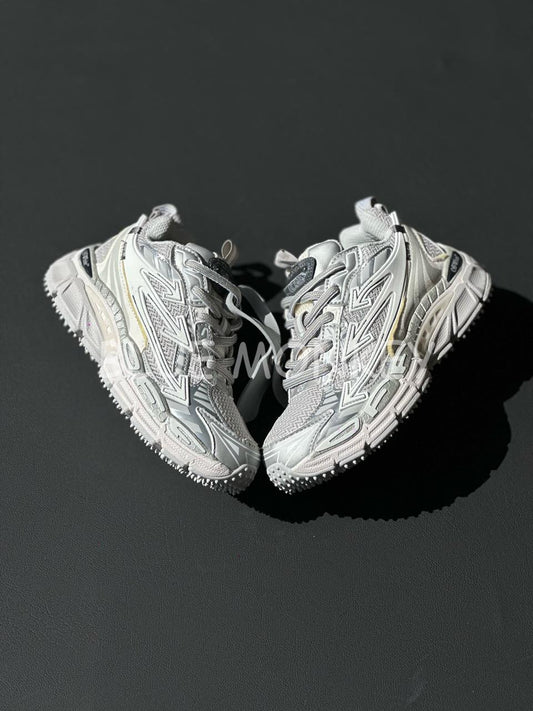 Off-White Be Right back