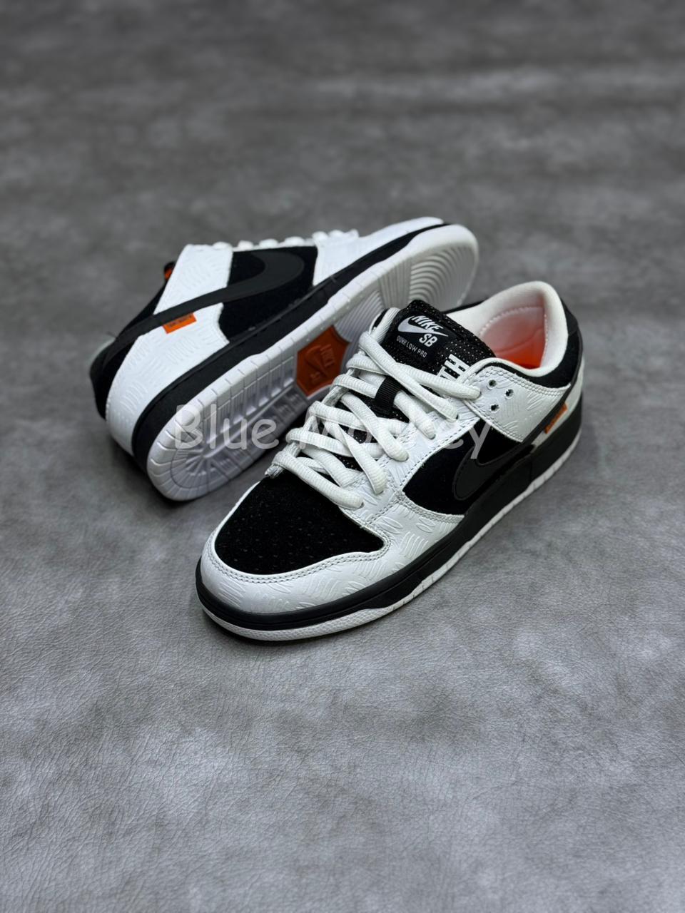 Nike SB Dunk Low Tightbooth