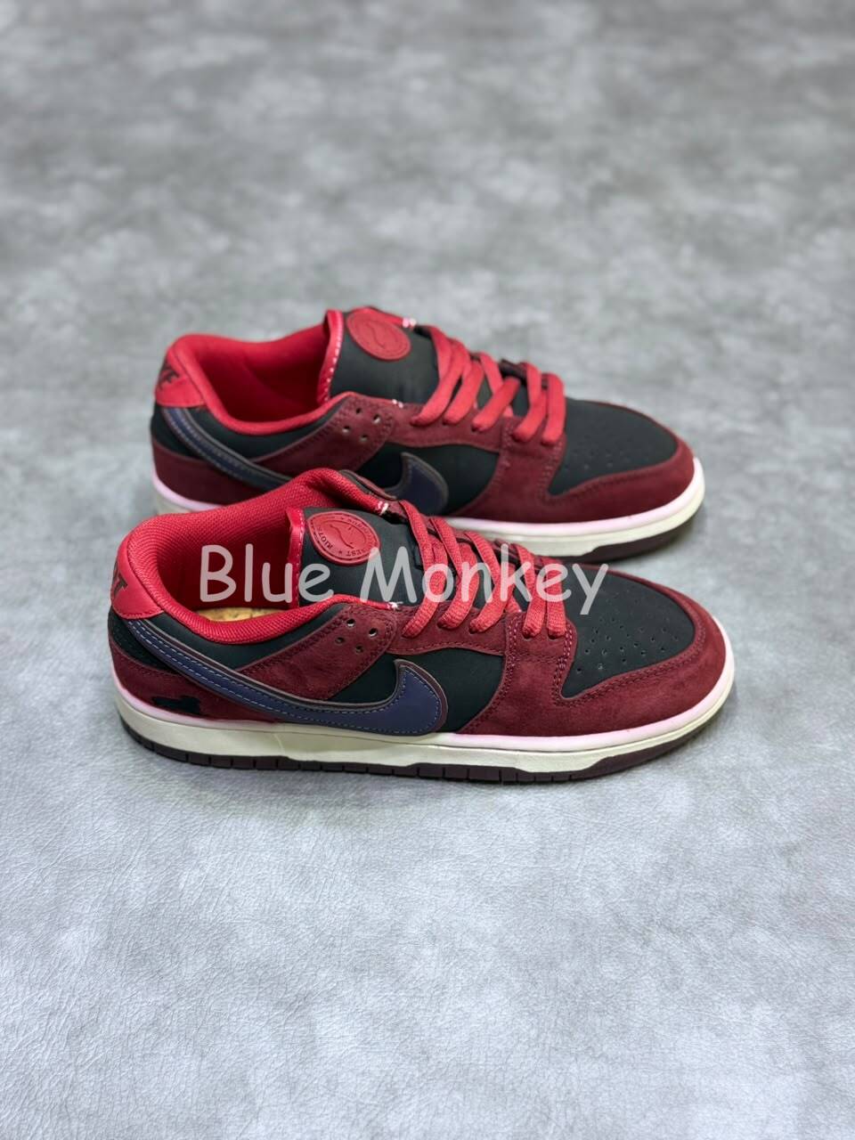 Nike SB Dunk Low Riot Skateshop