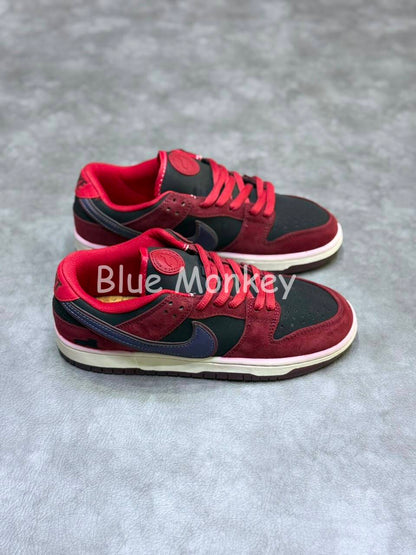 Nike SB Dunk Low Riot Skateshop