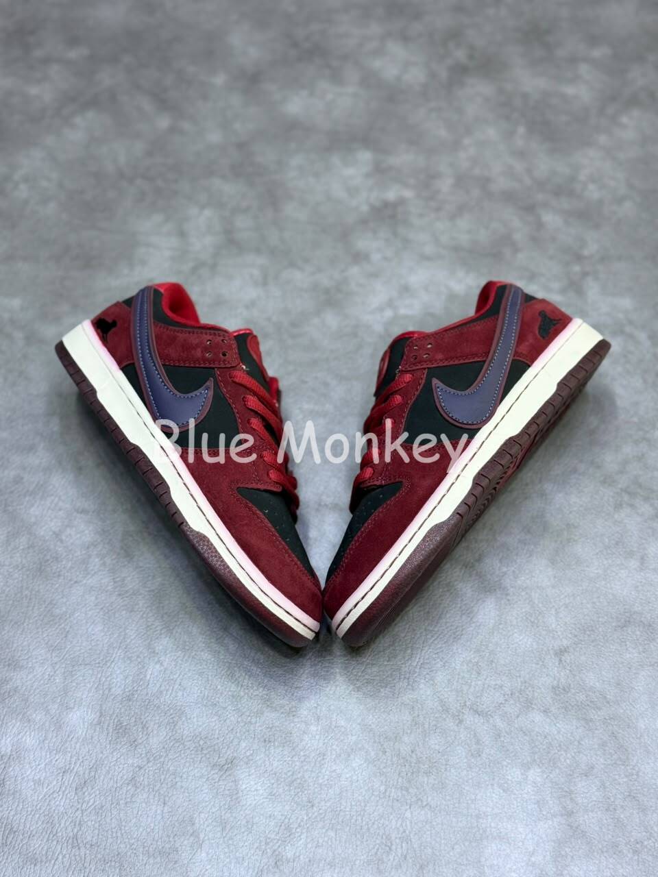 Nike SB Dunk Low Riot Skateshop