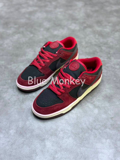 Nike SB Dunk Low Riot Skateshop