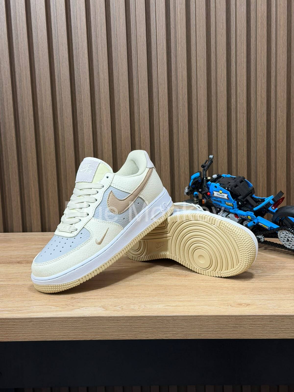 Nike Air Force 1 Beige