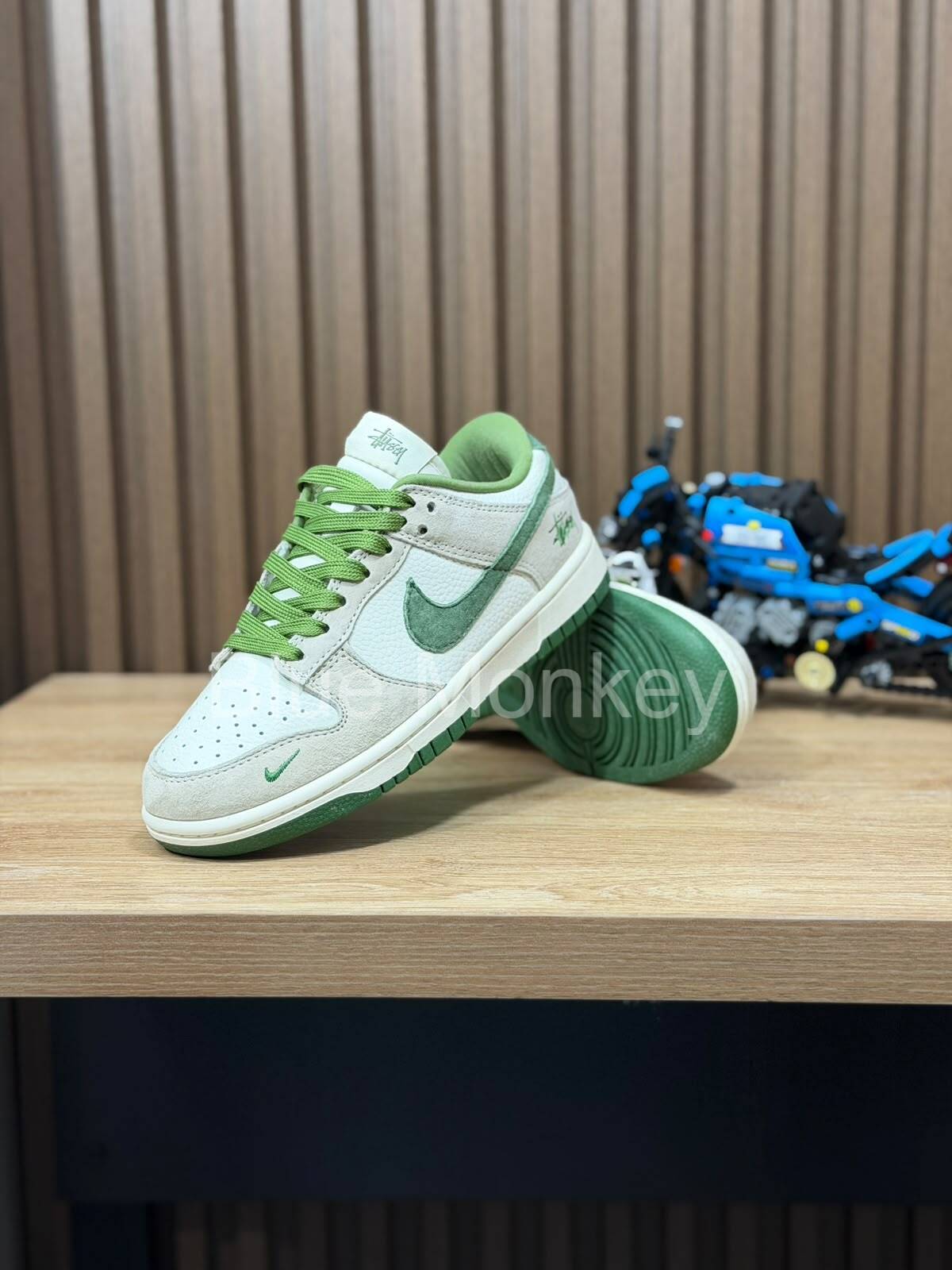 Nike SB Dunk Low x Stüssy
