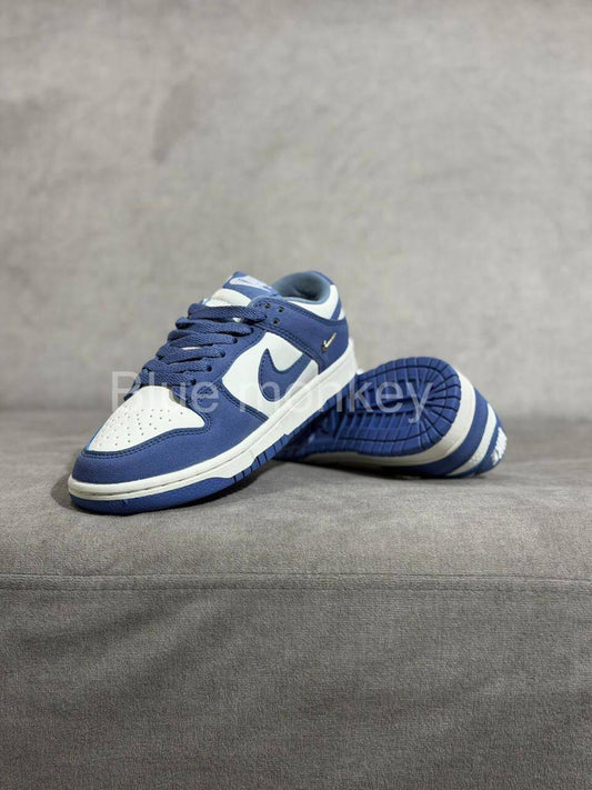 Nike Dunk Low Swoosh metálico