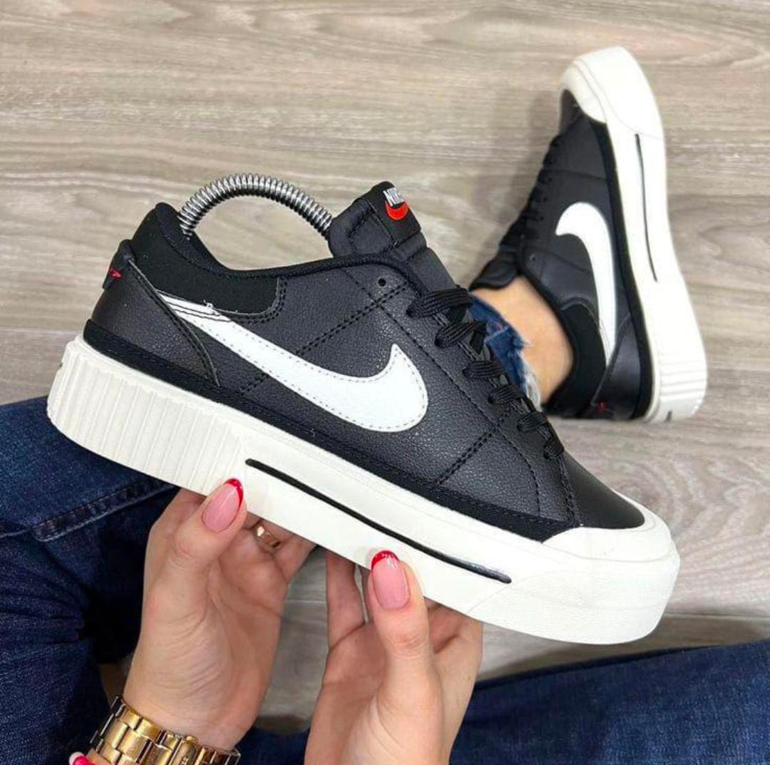 Nike Court Legacy