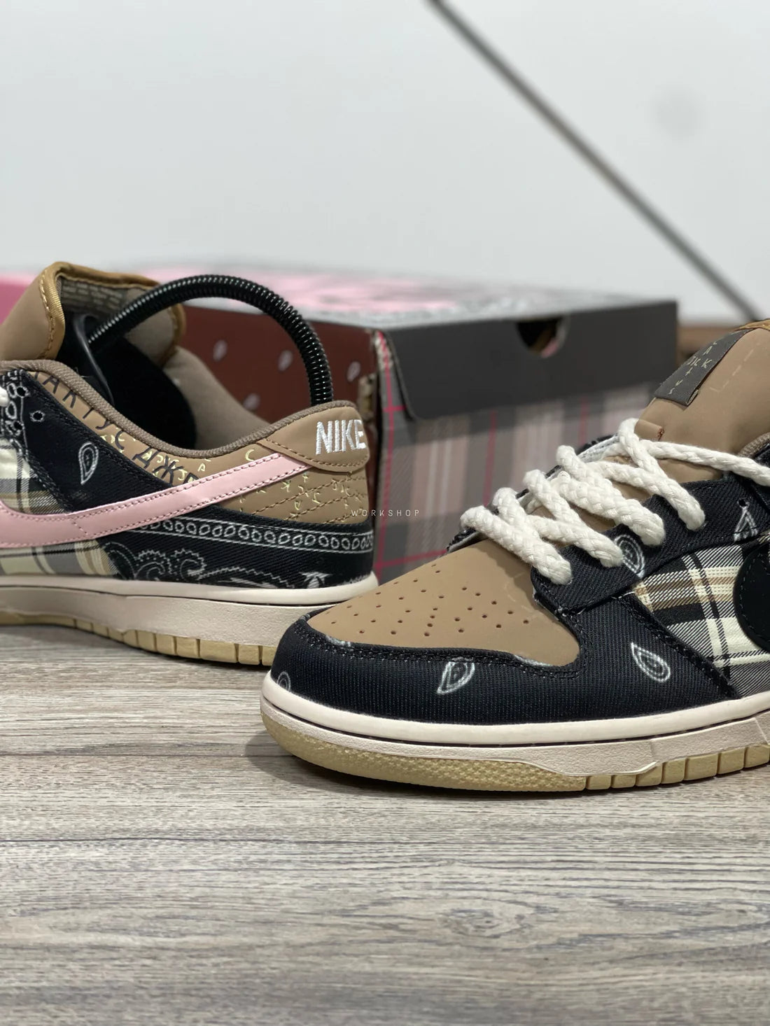 Nike SB Dunk Low x Travis Scott