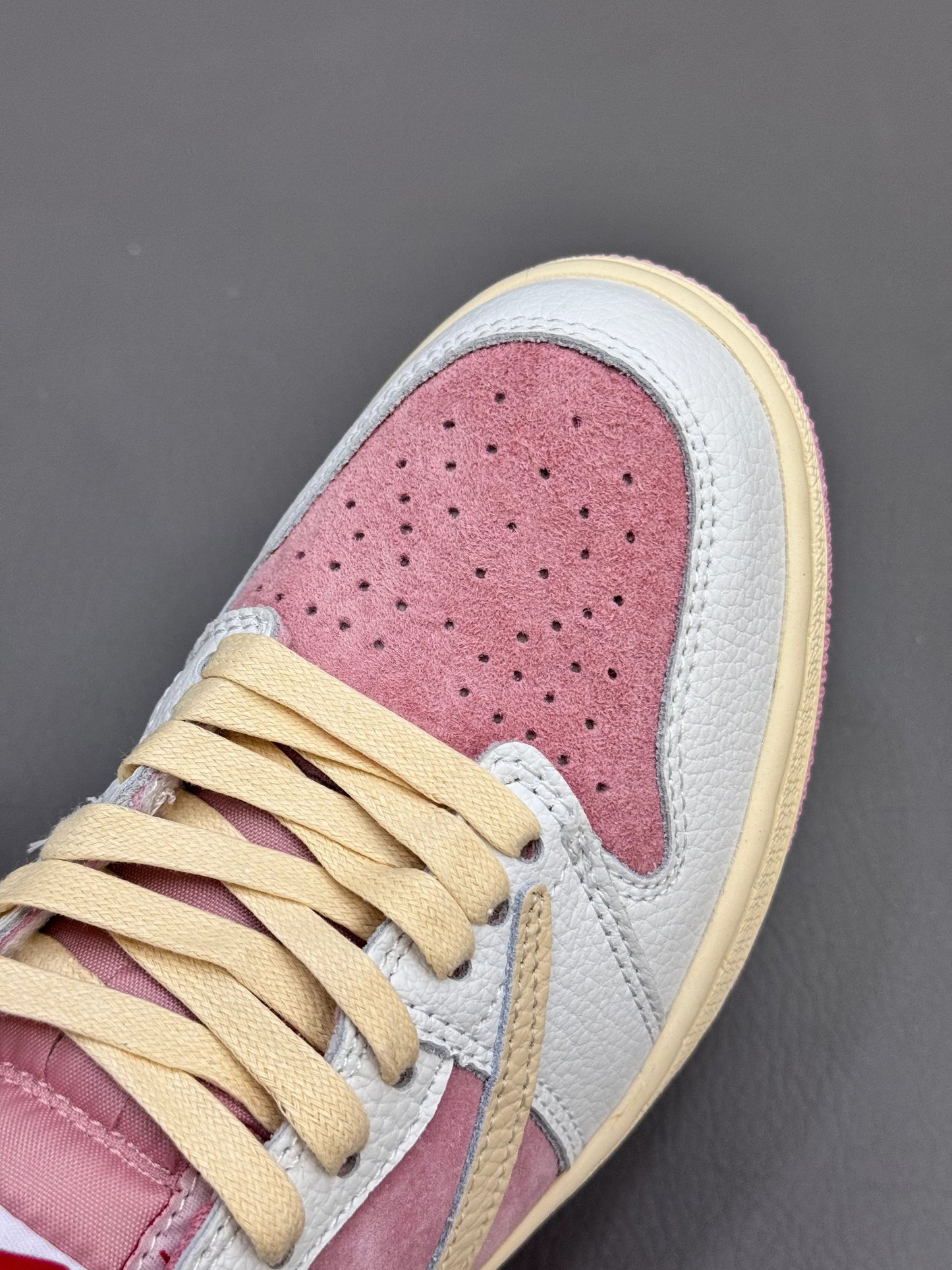 Air Jordan 1 Low x Travis Rose
