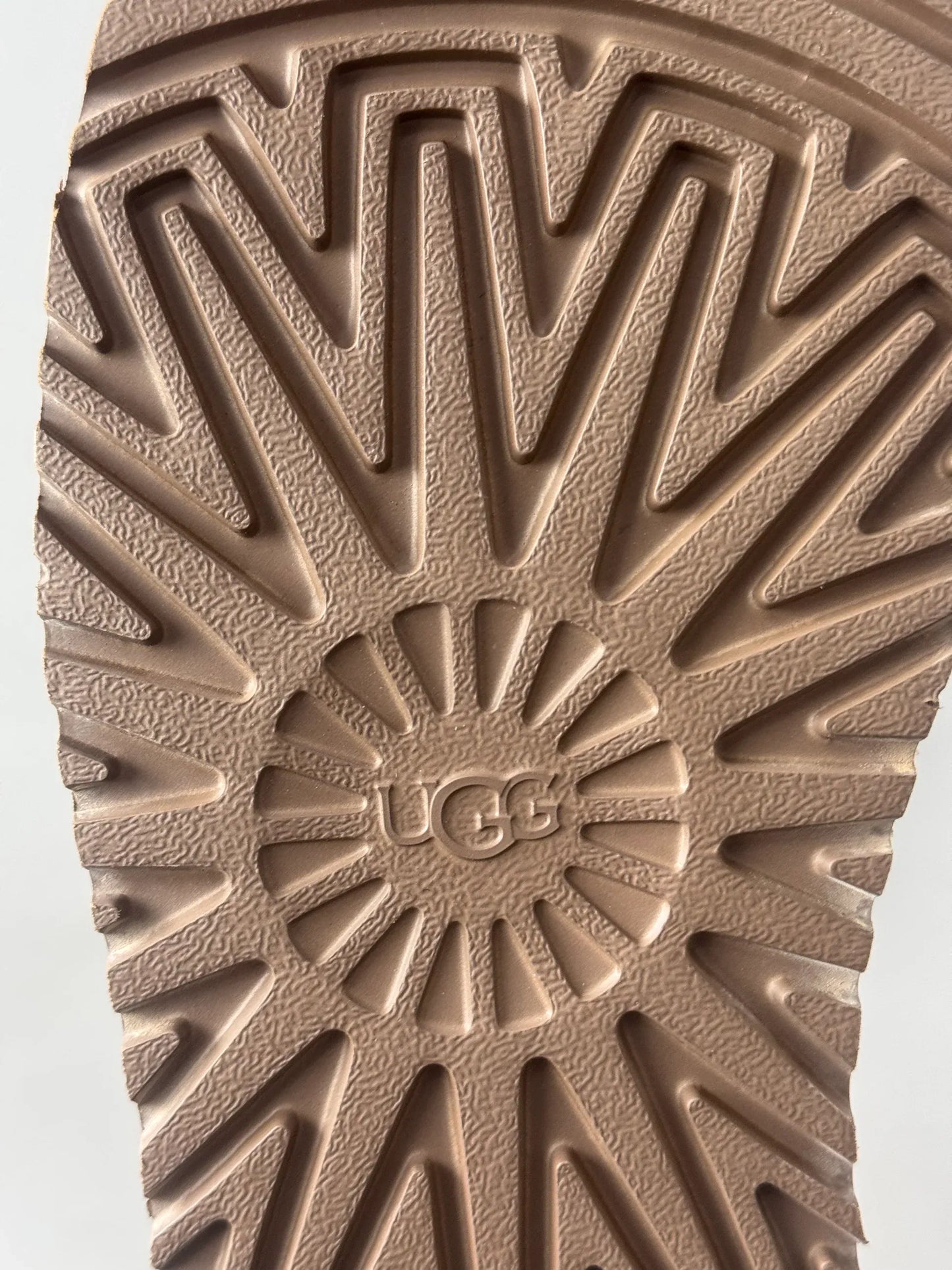 UGG
