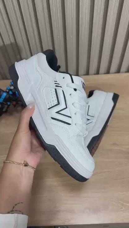 Vans Upland white and black