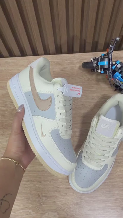 Nike Air Force 1 Beige